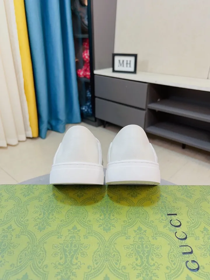 Men's shoes 💰420🌹🌹GUCCI [Gucci] New high-end brand of men's shoes, the latest fashionable casual men's shoes, trendy and versatile, relaxed and sporty style, uppers imported from Italy, first-layer cowhide, genuine leather lining, and ultra-fine workmanship. Original personalized fashionable rubber wear-resistant outsole, light and comfortable on the foot, size 38-44